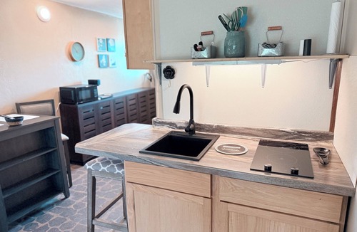 Cut Off Apartment | Private Bayou Guest Suite Retreat Near Fishing and Boat Access