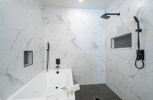 Santa Monica House | Private Beach, Heated Pool, Gulf Beach Front