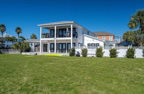 Santa Monica House | Private Beach, Heated Pool, Gulf Beach Front