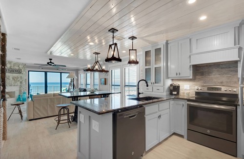 Crystal Beach House | Private Beachfront Home, Swimming Pool, Kayak, Paddle Boards & Free Chair Set Up