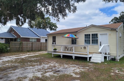 Bay VIew Addition Cottage | Private & cute as a button! 1400 p/m! Pets OK BBQ & seating on your deck! 400p/w