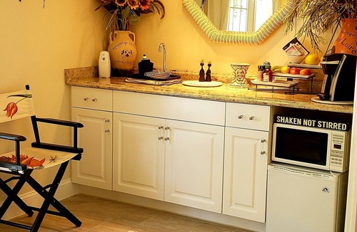 Golden Gate Apartment | ♡ Private Entry - 1 bedroom apartment - EUROPEAN HOSPITALITY ♡