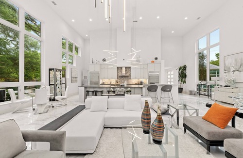 Parker House | Private Events! 2-Acre Luxury Estate, Pool, Volleyball Court & Nature Retreat