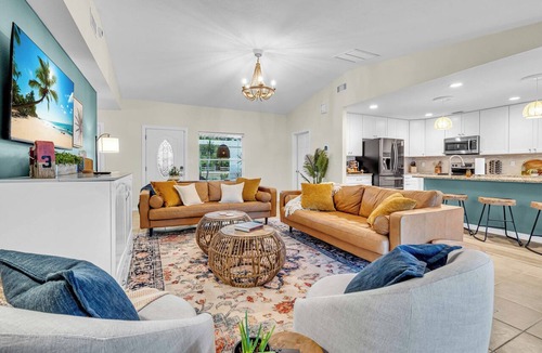 Whitfield House | Private Family Retreat |Heated Pool | Mini Golf | Game Room | Near IMG | Beaches