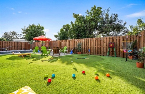 Whitfield House | Private Family Retreat |Heated Pool | Mini Golf | Game Room | Near IMG | Beaches