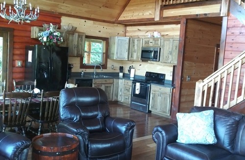 Fort Payne Cabin | Private fishing pond with cabin and hot tub! Perfect vacation spot.