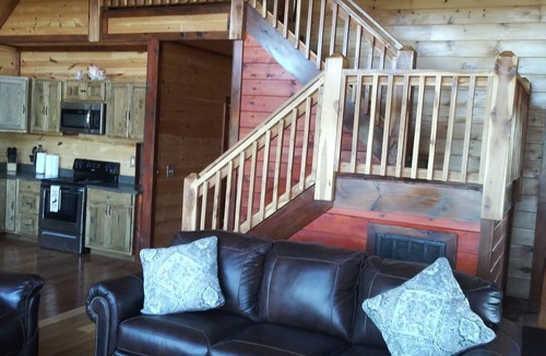 Fort Payne Cabin | Private fishing pond with cabin and hot tub! Perfect vacation spot.