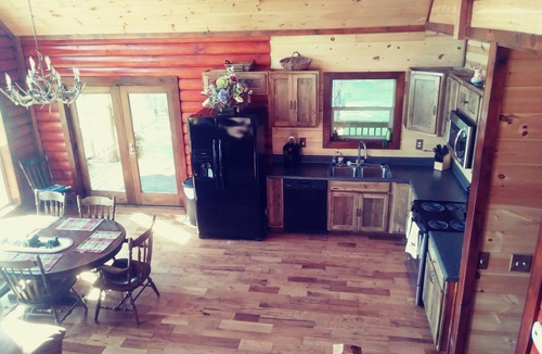 Fort Payne Cabin | Private fishing pond with cabin and hot tub! Perfect vacation spot.