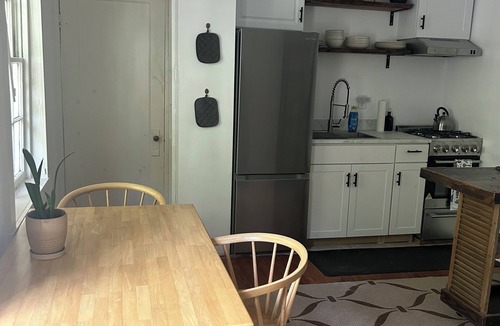 Lower Garden District House | Private garden district apartment