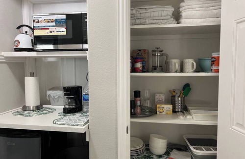 College Park House | Private Ground-Floor 2BR Suite in Gated Community - Near the Woodlands