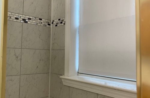 Little Woods House | Private Guest House Near Downtown