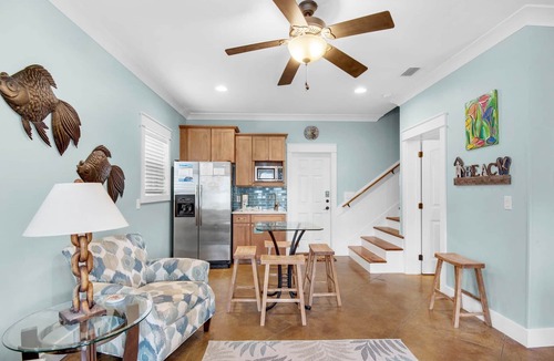Frangista Beach House | Private Heated Pool🌊Walk 2 Beach~Beach Service~4 Bikes~4BR Neptune's🔱 Nook