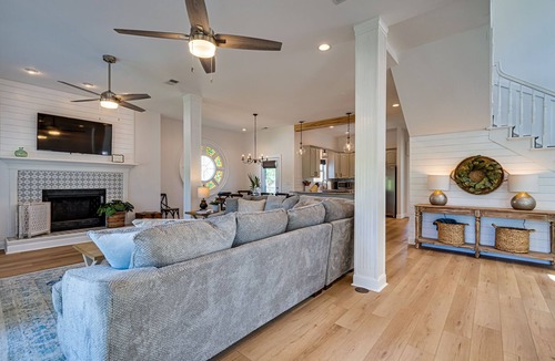 Crystal Beach House | Private Heated Pool - 3 Min Walk to Beach - Golf Cart - 3 Kings Suites-Sleeps 10