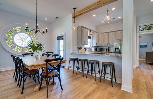 Crystal Beach House | Private Heated Pool - 3 Min Walk to Beach - Golf Cart - 3 Kings Suites-Sleeps 10