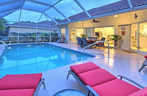 Central Naples House | Private Heated Pool Lakeside Luxury in Gated Briarwood Minutes to Beaches