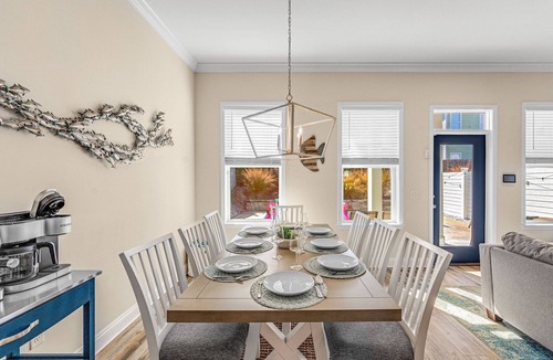 Silver Sands House | Private Heated Pool 3 Blocks to Beach Beach Chairs & Gear 2 Coffee Bars