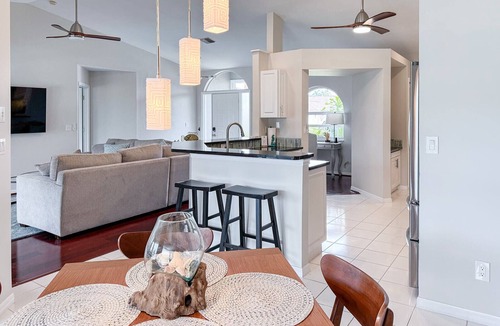 Crown Pointe House | Private pool home in Naples, Large lanai! 3 bedroom, sleeps 7