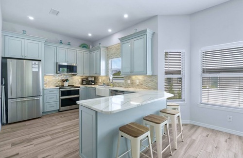 Crystal Beach House | Private Pool - Hot Tub - Golf Cart - Block to Beach - Fully Remodeled!