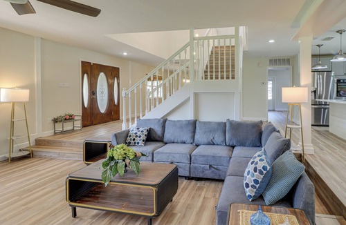 The Villages Cottage | Private Pool & Lake Views: Family Home in Oxford