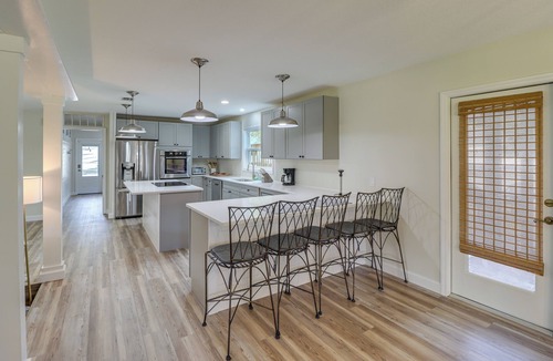 The Villages Cottage | Private Pool & Lake Views: Family Home in Oxford