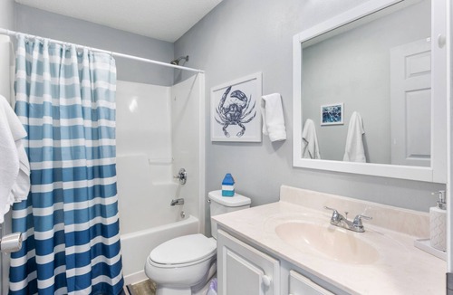Seaspray House | PRIVATE POOL!! MOVIE ROOM AND PRIVATE BEACH ACCESS!