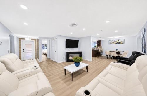 Citrus Park House | Private Pool Retreat in Tampa 5BR5BA Vacation Home
