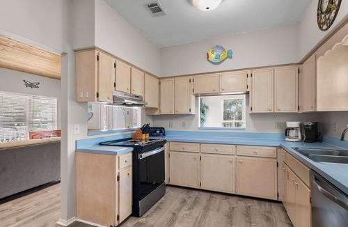 Crystal Beach House | ⭐Private Pool~Wraparound Porch~Balcony~Walk 2 Beach~3BR Crystal Cottage