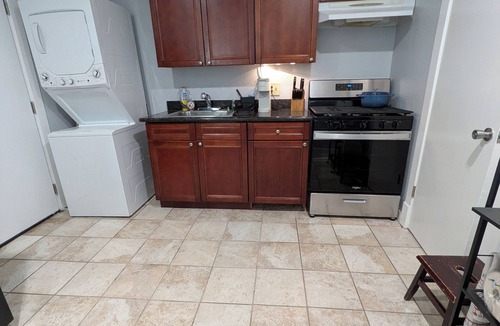 Black Pearl Cottage | Private Uptown Cottage near Tulane, Loyola and Audubon Park