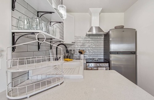 Drummond And Ware Cottage | Private - Waterfront Cottage - Panama City, FL