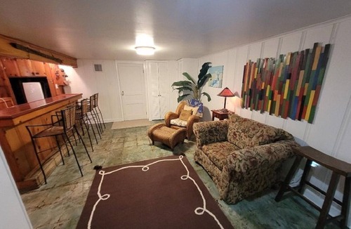 Marlyville - Fontainebleau House | PROMO 5% WEEKLY/10% MONTHLY DISCOUNT Spacious 1 BR near Universities