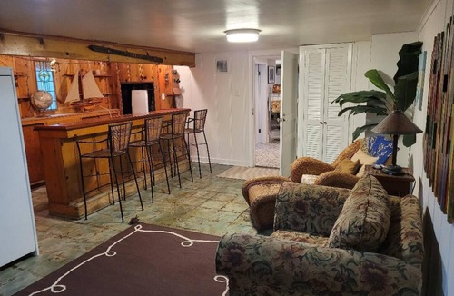 Marlyville - Fontainebleau House | PROMO 5% WEEKLY/10% MONTHLY DISCOUNT Spacious 1 BR near Universities