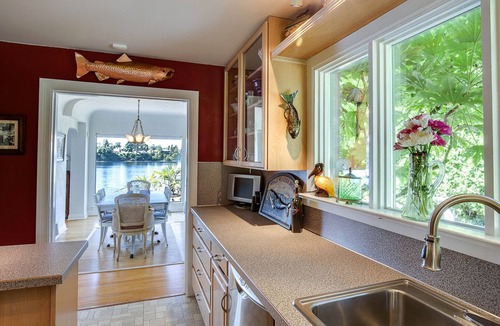 Bremerton House | Puget Sound Oasis—Waterfront Stay, Walk to Ferry for Seattle FIFA World Cup