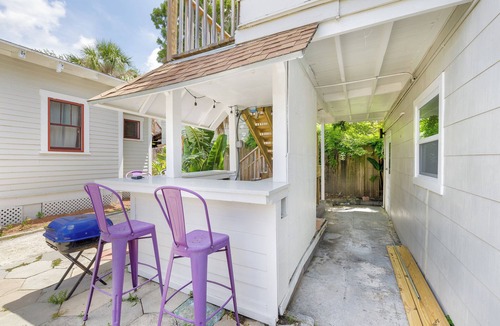 Historic Uptown Apartment | Quaint 2-bedroom apartment with AC in Saint Petersburg