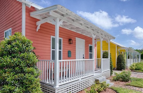 St. Augustine House | Quaint Cottage with Private Pool-Walk to Everything