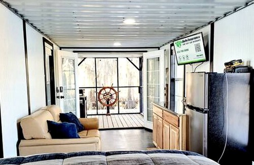 Uncertain Cabin | Quaint Lakefront Cabin Incredible for Water and Outdoor Adventures in Texas