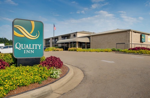 Columbus Hotel | Quality Inn Columbus
