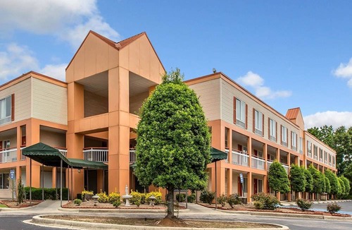 Homewood Hotel | Quality Inn Homewood