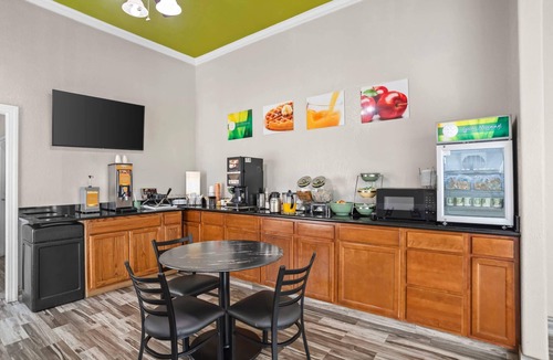 Louisville Hotel | Quality Inn Louisville MS