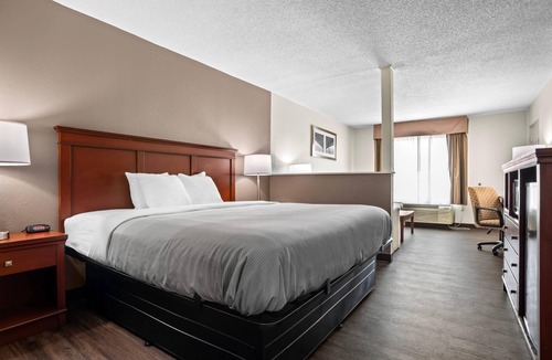 Louisville Hotel | Quality Inn Louisville MS