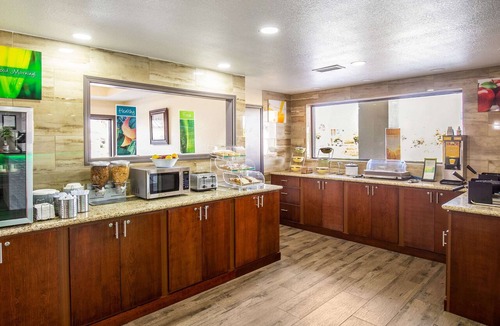 Tillmans Corner Hotel | Quality Inn Mobile West Tillmans Corner
