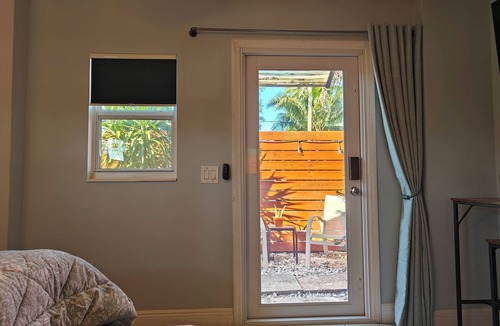 Wilton Manors House | Queen. Minutes to Wilton drive. Private entrance and bathroom