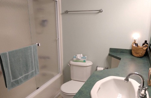 Gulf Breeze Condo | Quiet and cozy apartment on the sound