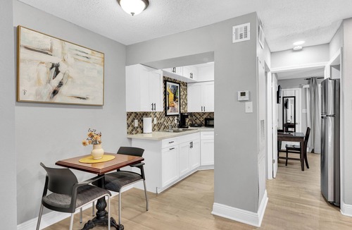 Metairie Condo | Quiet/Clean-Near every typre of eatery imaginable!