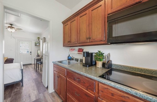 South Baton Rouge Cottage | Quiet & Comfy 1BR House – 13 Minutes to LSU Campus