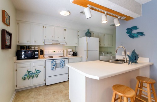 Northeast Pensacola Condo | Quiet Condo ~ 10 Mi to Dtwn Pensacola