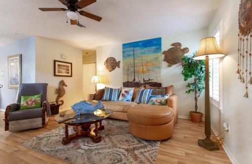 Northeast Pensacola Apartment | Quiet Condo about 10 Mi to Dtwn Pensacola