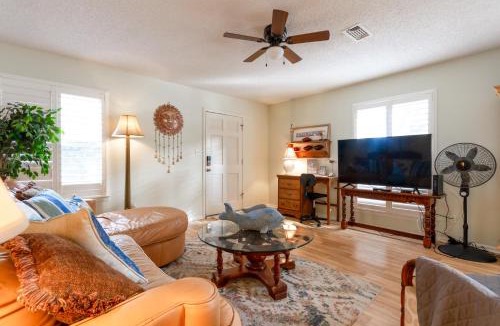 Northeast Pensacola Apartment | Quiet Condo about 10 Mi to Dtwn Pensacola