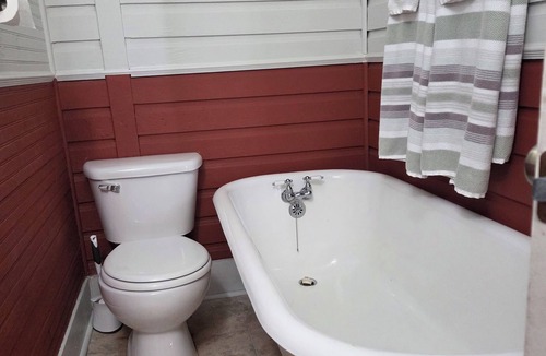 Crystal Springs House | Quiet Country Living, close proximity to Jackson area.