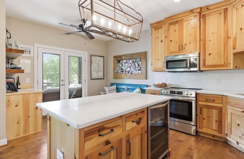 Pleasure Point House | Quiet Cove Paradise 30 min to Auburn. Hot tub, Massive Dock and Sunset views.