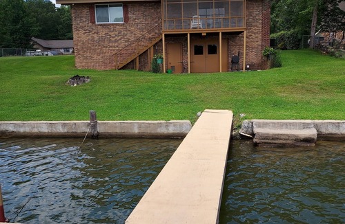 Alexander City House | Quiet Getaway cozy cabin directly on Lake Martin